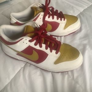 Nike Dunk Low “Crimson”  2006 Size 9.5